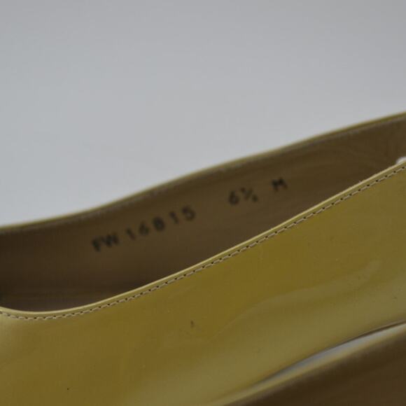 Stuart Weitzman Gold Patent Leather Block Heel Bow Size 6.5 - Picture 4 of 12
